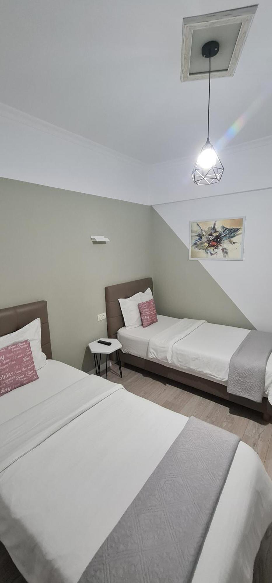 Funky Guest House & Adventures Permet Luaran gambar