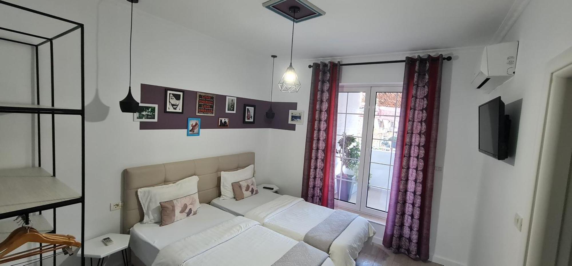 Funky Guest House & Adventures Permet Luaran gambar