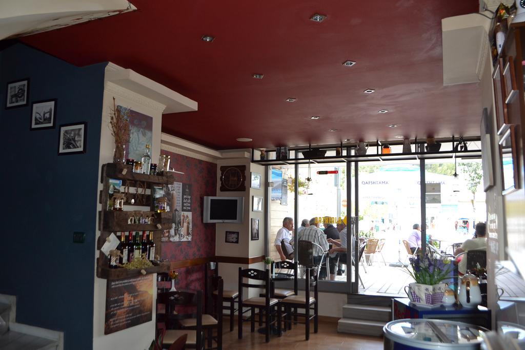 Funky Guest House & Adventures Permet Luaran gambar